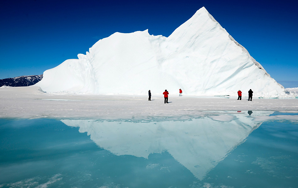 Der aus Grönland stammende Eisberg hat bereits eine lange Reise hinter sich.