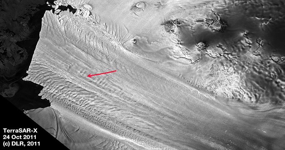 Bereits im Oktober 2011 entdeckte die NASA den Riss im Gletscher.