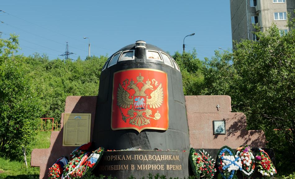 Der Verlust des russischen U-Boots „Kursk“ im Jahr 2000 war einer der grössten Vorfälle mit nuklearbetriebenen U-Booten und kostete 118 Menschenleben. Ein Mahnmal in Murmansk erinnert an das Unglück, währenddessen der Reaktor nach Saida Bay zum Stilllegen gebracht wurde. Bild: Michael Wenger