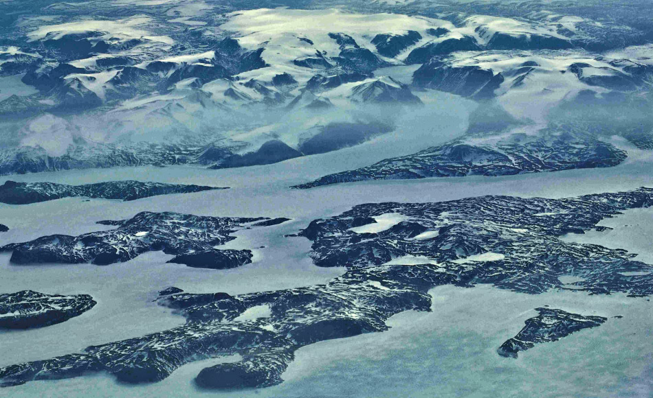 Baffin Island ist Kanadas grÃ¶sste Insel und die fÃ¼nftgrÃ¶sste auf der Welt. Die in der Mitte liegende Barnes Eiskappe enthÃ¤lt das Ã¤lteste Eis in Kanada und damit auch vitale Informationen Ã¼ber vergangene Klimata. Bild: Ansgar Walk