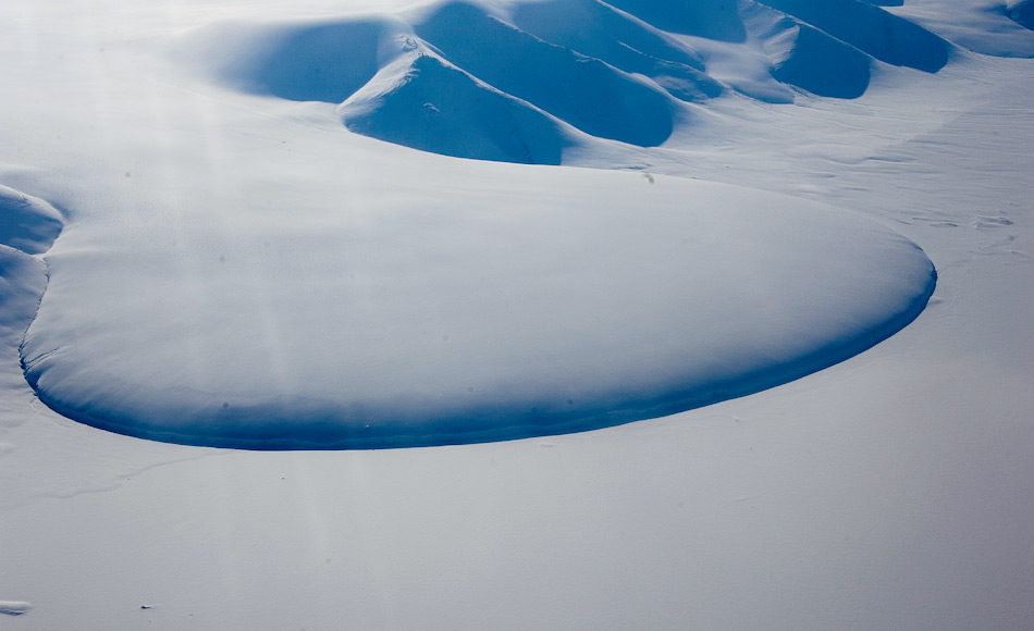 Gletscher wie der Piedmont-Gletscher im Nordosten Grönlands können am besten aus der Luft beobachtet werden. Dazu eignen sich Satelliten mit einer enorm hohen Auflösung am besten. Bild: Anais Orsi Coen Hofstede
