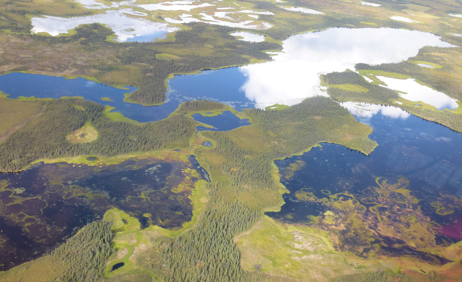 Die riesigen Seelandschaften liegen vor allem in Alaska und Russland. Dort werden gigantische Mengen an Methan vermutet, die durch die Auftauprozesse bereits jetzt freigesetzt werden. Dadurch wird die ErwÃ¤rmung der Arktis noch beschleunigt. Bild: Ingmar Nitze