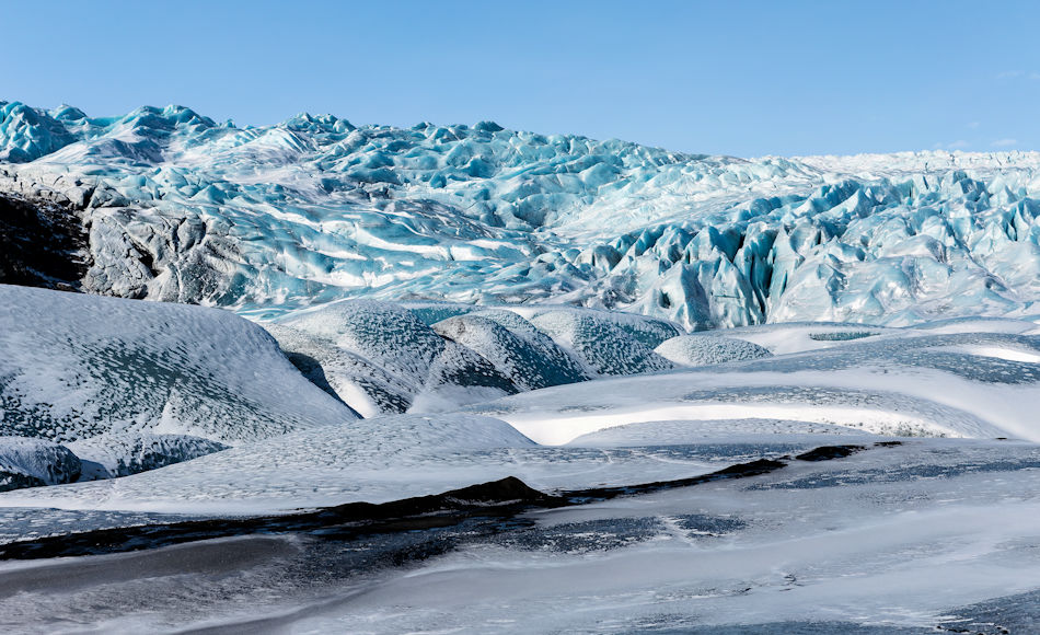 Die Zahl der Touristen nach Island steigt stetig an. Unberührte Gebiete wie die Gletscherwelt locken Naturfreunde, Fotografen und andere Touristen nach Island. Das führt neben wirtschaftlichem Aufschwung auch zu Problemen. Bild: Annina Egli
