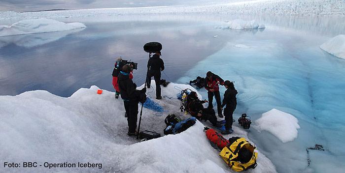Vorbereitungsarbeiten des Taucherteams zum Film Â«Operation IcebergÂ»