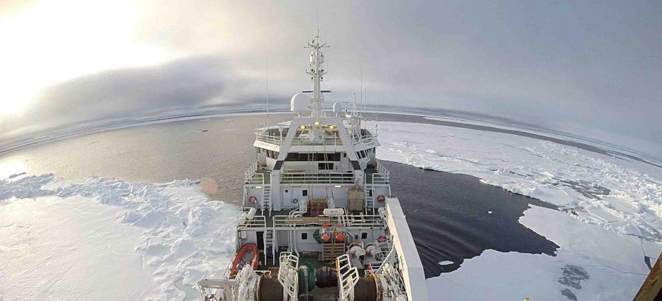 Das Forschungsschiff RV Helmer Hanssen war Teil der Untersuchungen bei Spitzbergen, um die Methankonzentrationen aus dem Meeresboden zu messen. Bild: Thomas Wenncke
