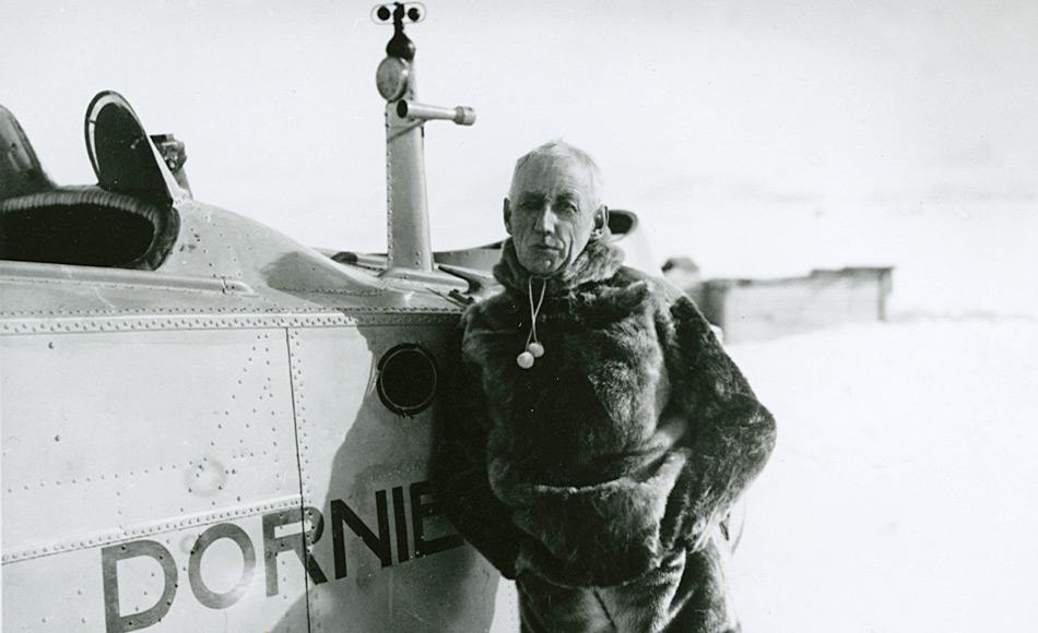 Die Dornier Wal J gehörte zu den erfolgreichsten von Dornier gebauten Flugzeugen. Die Flugzeuge für Amundsen waren nach dessen Vorgaben speziell gefertigt worden und besassen je 2 360 PS starke Motoren. Original waren sie als Militärflugzeuge entwickelt worden.