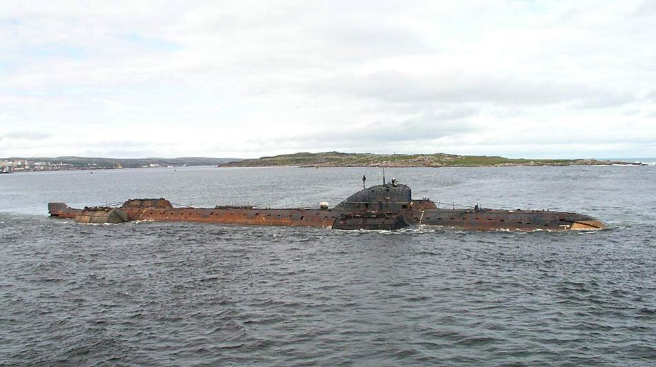 Die K-159 war ein Atom-U-Boot der sowjetischen und später der russischen Marine. 2003 sank das ausser Dienst gestellte Boot mit neun Besatzungsmitgliedern während des Schlepps zur Abwrackung. Das U-Boot liegt nun in 238 Meter Tiefe.