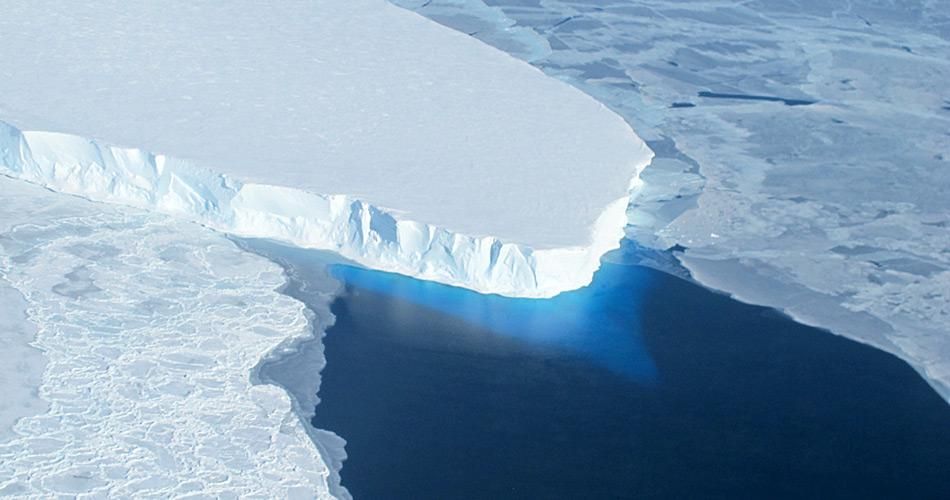 Neuer riesiger Eisberg vor der Antarktis