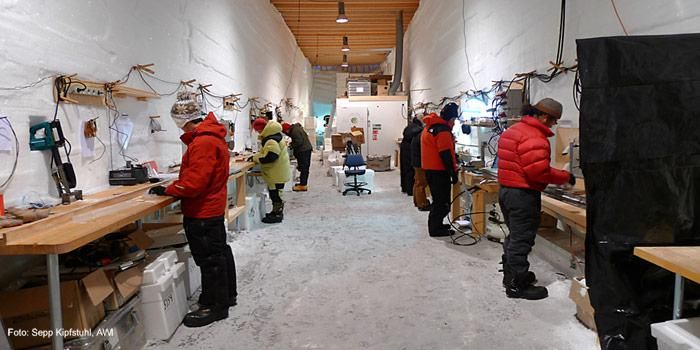 NEEM-Eiskernbohrung in Grönland erreicht Felsbett