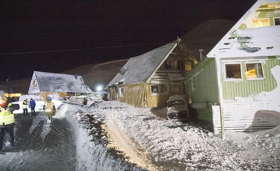 Schwerster Sturm in Longyearbyen seit 30 Jahren: Häuser von Schneelawine beschädigt