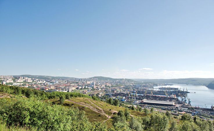 Der Hafen von Murmansk liegt tief in einem Fjord und ist der einzige grosse eisfreie Hafen an der